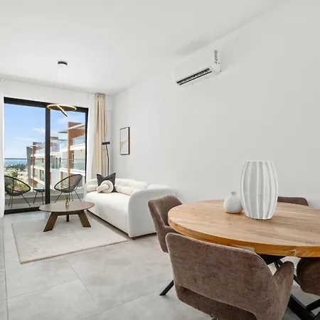 Universal Residences E Ii *